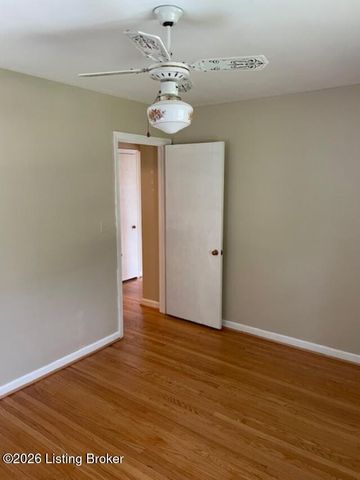 3736 Glenmeade Rd, Louisville, KY 40218