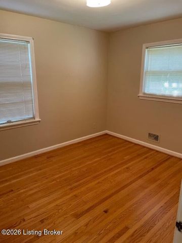 3736 Glenmeade Rd, Louisville, KY 40218