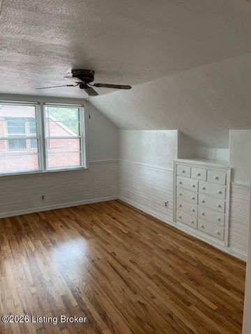 3736 Glenmeade Rd, Louisville, KY 40218