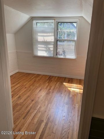 3736 Glenmeade Rd, Louisville, KY 40218