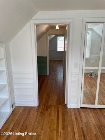 3736 Glenmeade Rd, Louisville, KY 40218