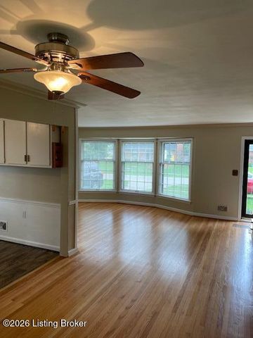 3736 Glenmeade Rd, Louisville, KY 40218