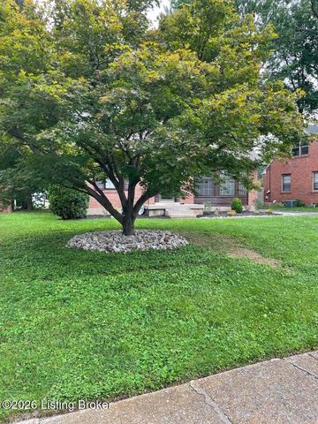 3736 Glenmeade Rd, Louisville, KY 40218