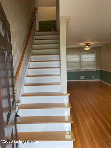3736 Glenmeade Rd, Louisville, KY 40218