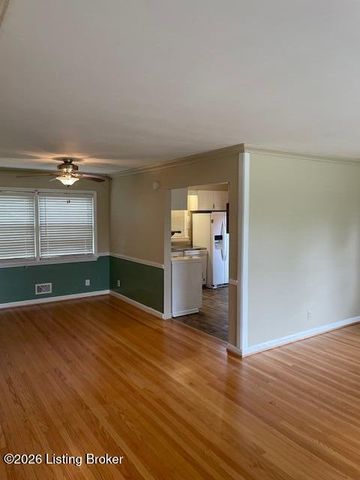 3736 Glenmeade Rd, Louisville, KY 40218