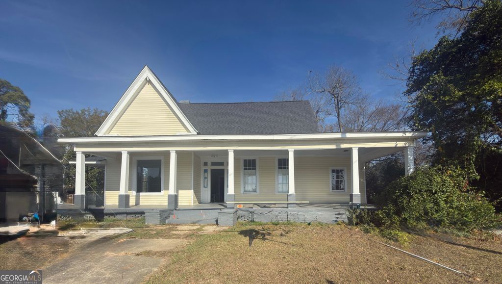 9 Academy, Hawkinsville, GA 31036