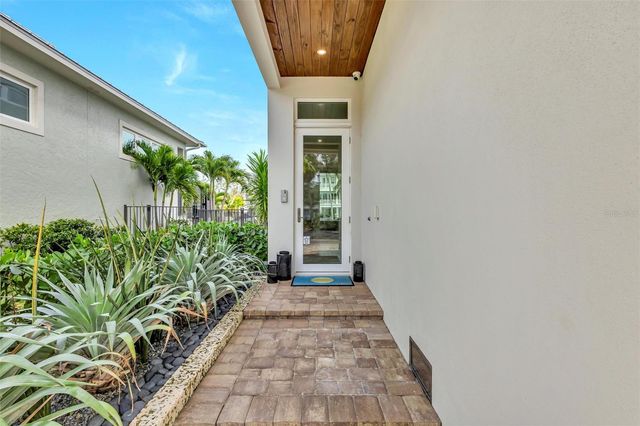 4881 OXFORD DRIVE, Siesta Key, FL 34242