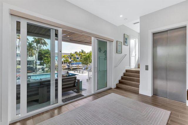 4881 OXFORD DRIVE, Siesta Key, FL 34242