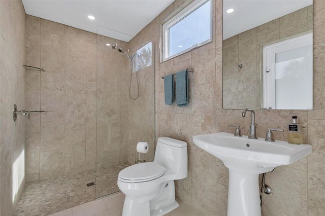 4881 OXFORD DRIVE, Siesta Key, FL 34242