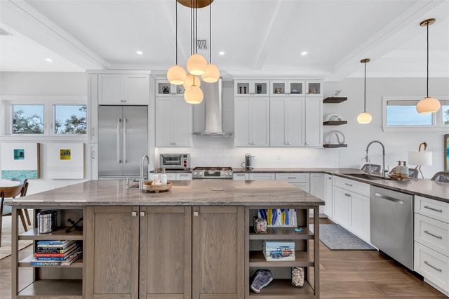 4881 OXFORD DRIVE, Siesta Key, FL 34242