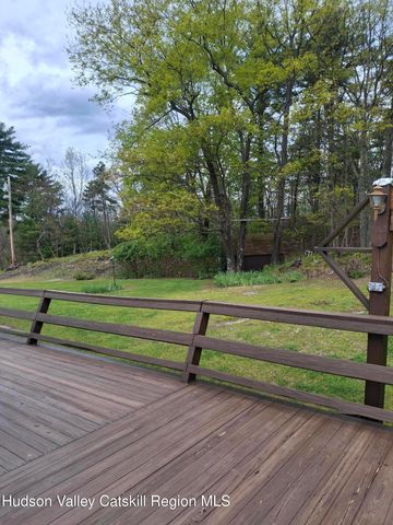 9 J & J Road, Kerhonkson, NY 12446