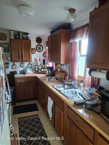 9 J & J Road, Kerhonkson, NY 12446