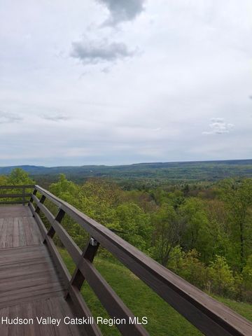 9 J & J Road, Kerhonkson, NY 12446