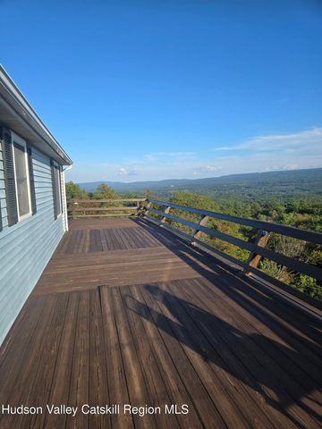 9 J & J Road, Kerhonkson, NY 12446