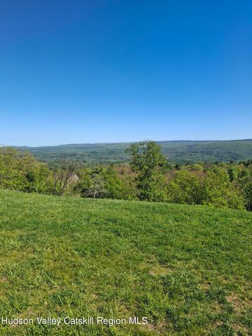 9 J & J Road, Kerhonkson, NY 12446