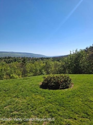 9 J & J Road, Kerhonkson, NY 12446