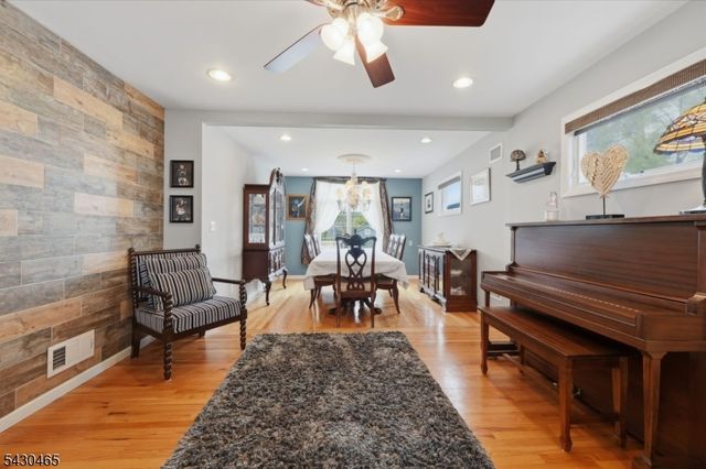 1 Highview Ave, Totowa Boro, NJ 07512