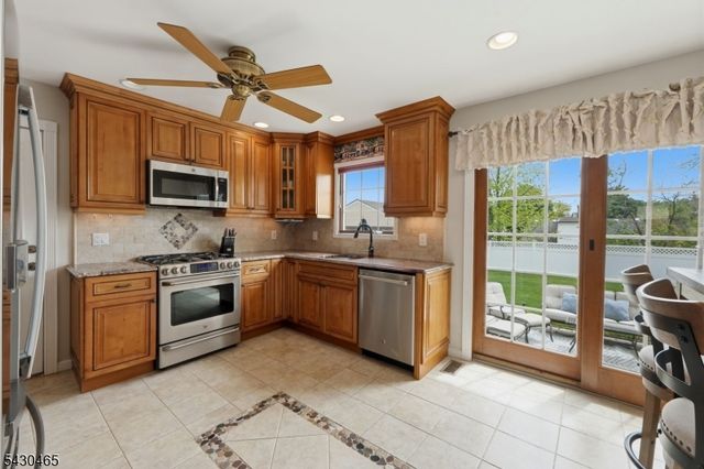 1 Highview Ave, Totowa Boro, NJ 07512