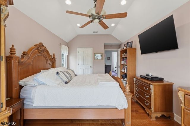 1 Highview Ave, Totowa Boro, NJ 07512