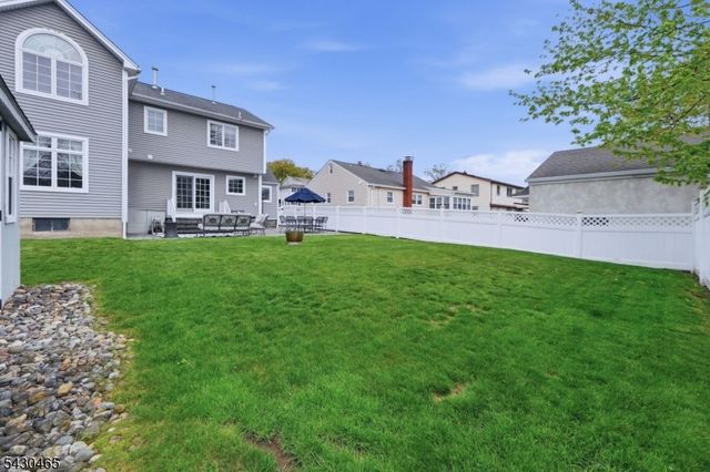 1 Highview Ave, Totowa Boro, NJ 07512