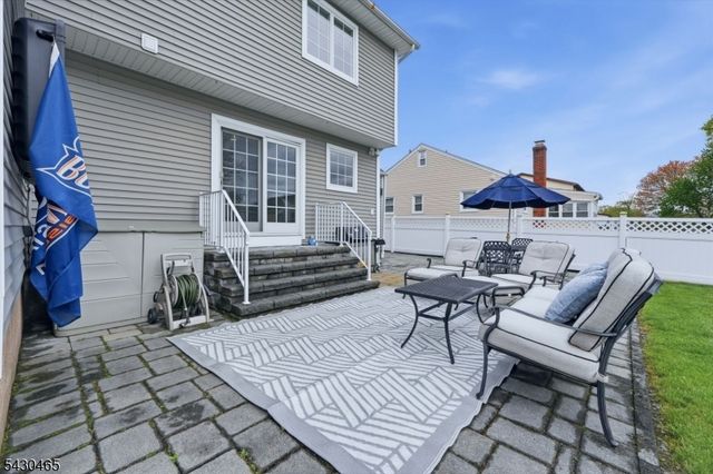 1 Highview Ave, Totowa Boro, NJ 07512