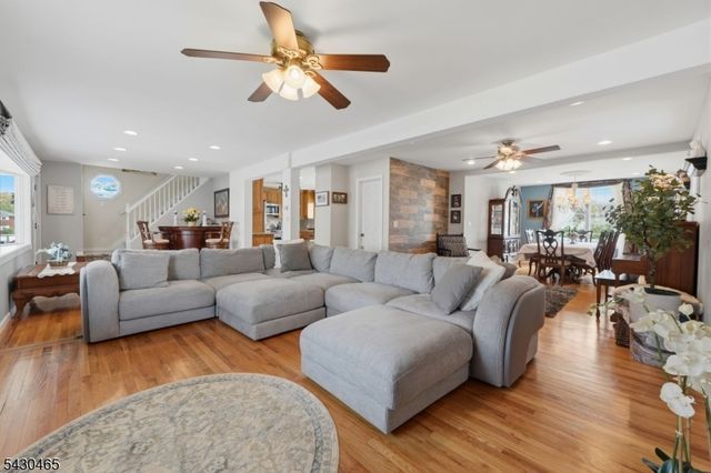 1 Highview Ave, Totowa Boro, NJ 07512