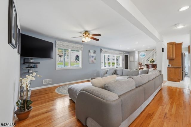 1 Highview Ave, Totowa Boro, NJ 07512