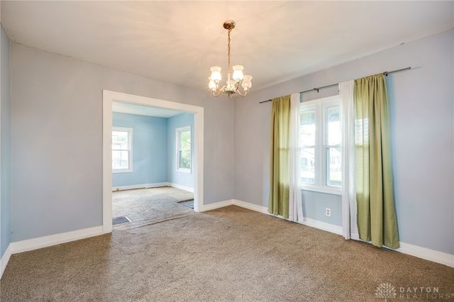 2702 Maplewood Avenue, Springfield, OH 45505