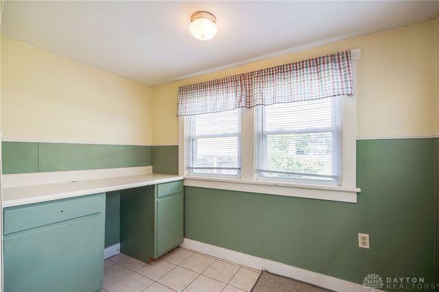 2702 Maplewood Avenue, Springfield, OH 45505