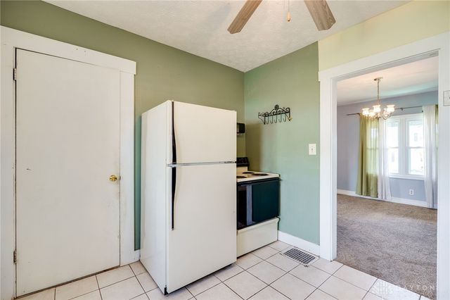 2702 Maplewood Avenue, Springfield, OH 45505