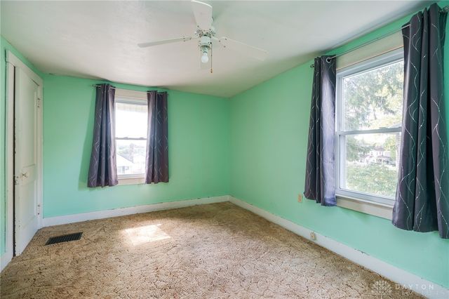 2702 Maplewood Avenue, Springfield, OH 45505