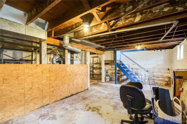 2702 Maplewood Avenue, Springfield, OH 45505