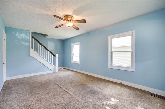 2702 Maplewood Avenue, Springfield, OH 45505