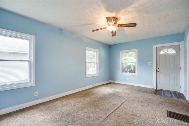 2702 Maplewood Avenue, Springfield, OH 45505