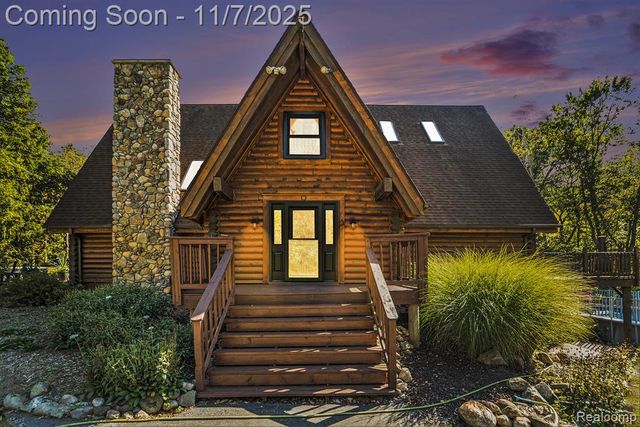 1366 S Baldwin Road, Lake Orion, MI 48360