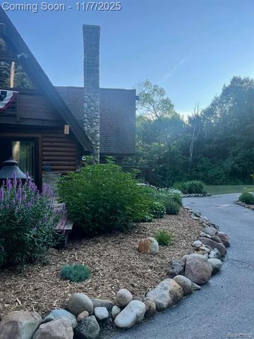 1366 S Baldwin Road, Lake Orion, MI 48360