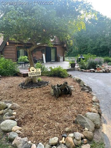 1366 S Baldwin Road, Lake Orion, MI 48360