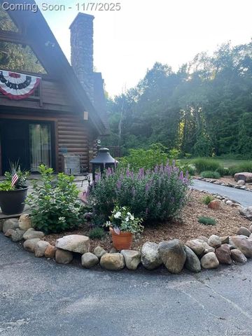 1366 S Baldwin Road, Lake Orion, MI 48360