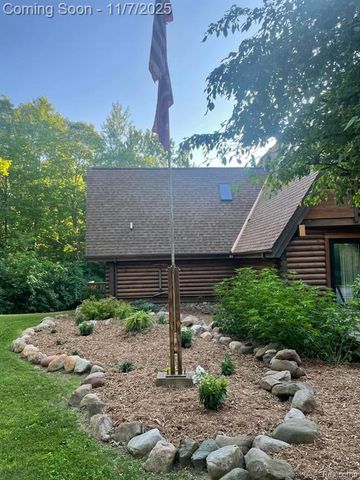 1366 S Baldwin Road, Lake Orion, MI 48360