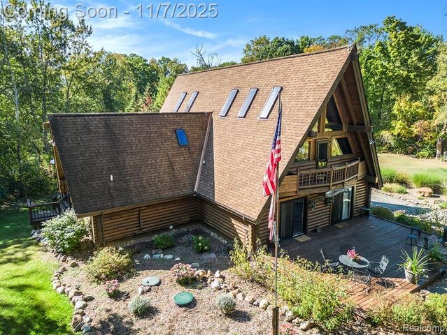 1366 S Baldwin Road, Lake Orion, MI 48360