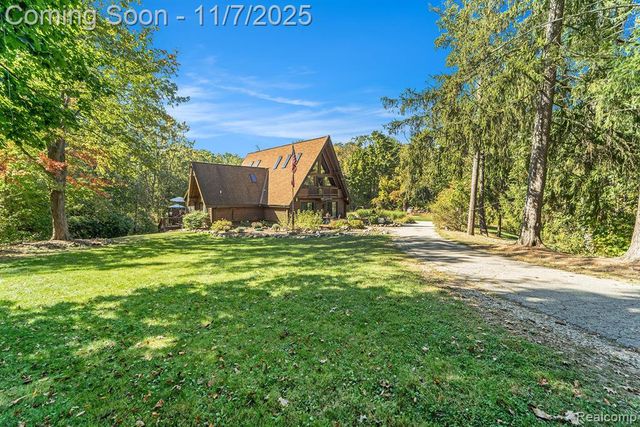1366 S Baldwin Road, Lake Orion, MI 48360