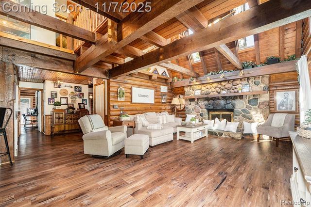 1366 S Baldwin Road, Lake Orion, MI 48360