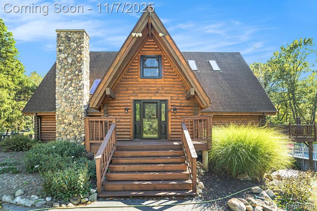 1366 S Baldwin Road, Lake Orion, MI 48360