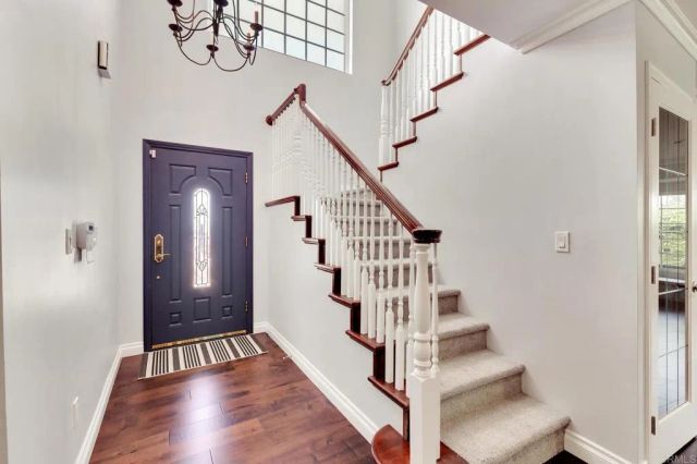 972 Skylark Drive, La Jolla, CA 92037