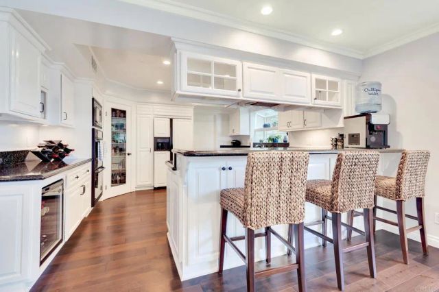 972 Skylark Drive, La Jolla, CA 92037