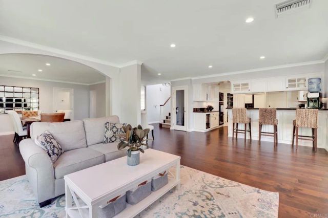 972 Skylark Drive, La Jolla, CA 92037