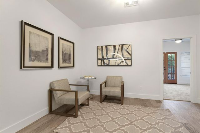 933 W 8th Street, Dallas, TX 75208