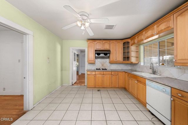 2070 Meridian Avenue, South Pasadena, CA 91030