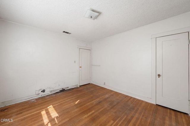 2070 Meridian Avenue, South Pasadena, CA 91030