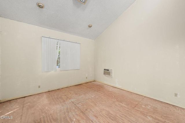 2070 Meridian Avenue, South Pasadena, CA 91030